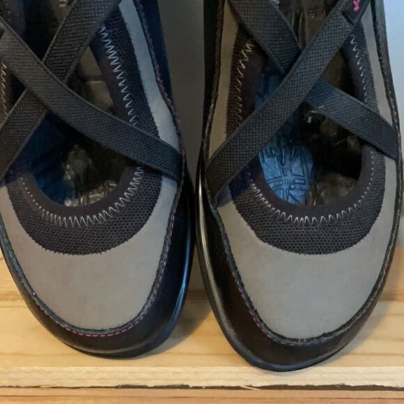 J 41 Adventure 7.5 Woman’s Shoes - Picture 3 of 7